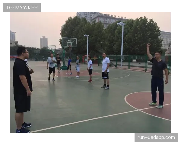 裁判判罚流程解析：从鸣哨到执行的完整规则说明